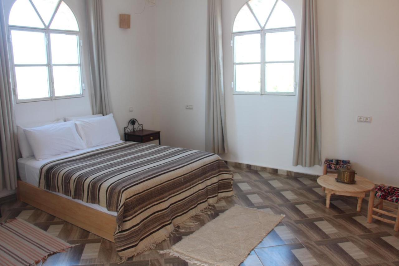 에사우이라 Les Jardins Fleuris B&B 외부 사진