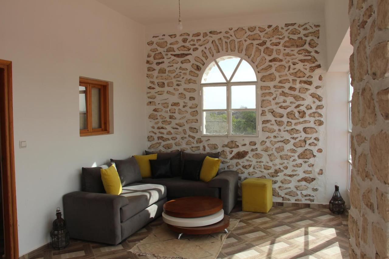 에사우이라 Les Jardins Fleuris B&B 외부 사진
